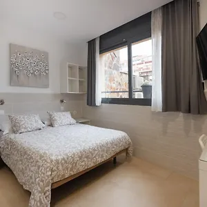 House 2*, Barcelona Espanha